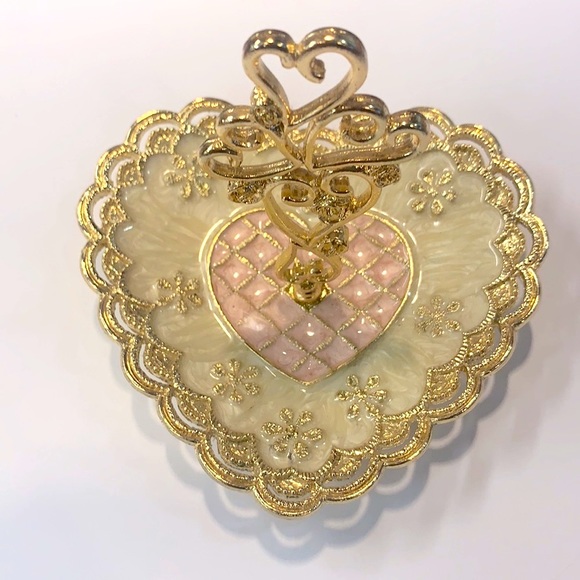 Gorgeous Vintage heart jewelry tray!